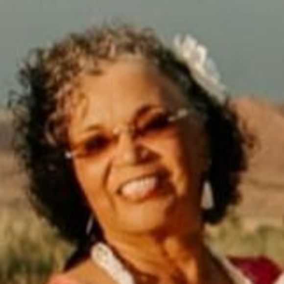 Meet your Posher, Dolores - Picture 1 of 1